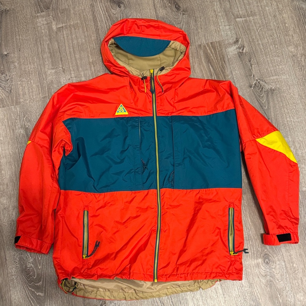 Nike ACG Red and Teal Windbreaker Jacket Size L